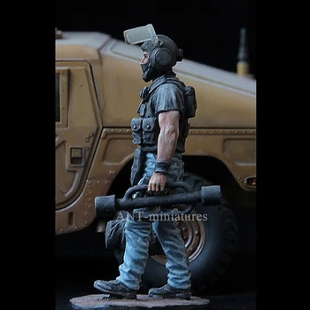 1/35 Figurica Vojnika iz tar. Model modernog informacijskog modula Vojnika (ne uključujući vozila) Kit za montažu modela