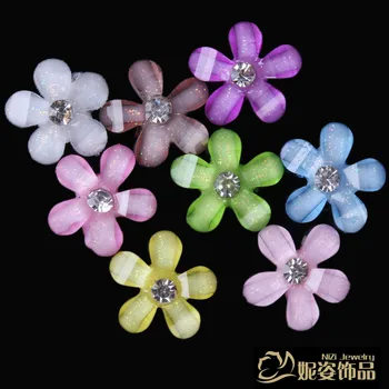 Besplatna Dostava 10 mm Prekrasan Mali Cvijet Smole Flatback Perle Sa Sjajnim Šljokicama Za Dizajn Noktiju