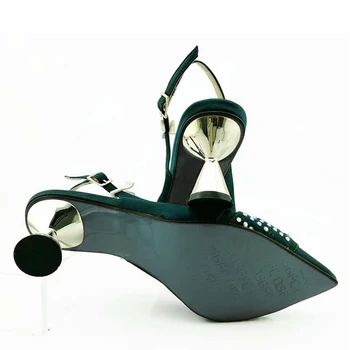 Novi trendi talijanske cipele vinskog boje s клатчем u ton; funky afrička Velike Svadbene cipele s cipele sa visokim potpeticama i torbicom u paketu; večernji